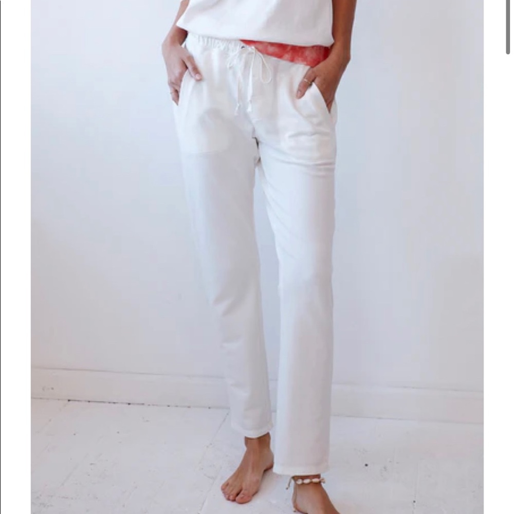 BNWOT Grey State Apparel White Pants
